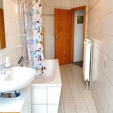 „lucy“ 5 Personen, Zentrale Lage, Parkplatz *