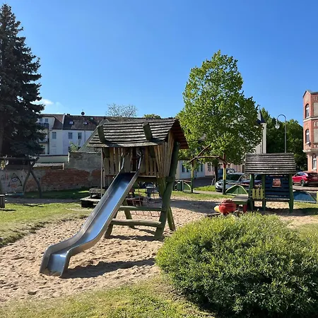 „lucy“ 5 Personen, Zentrale Lage, Parkplatz Dessau-Rosslau